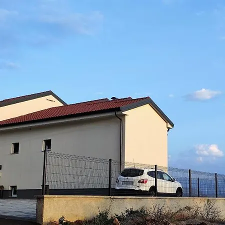 Drenova Hills شقة *